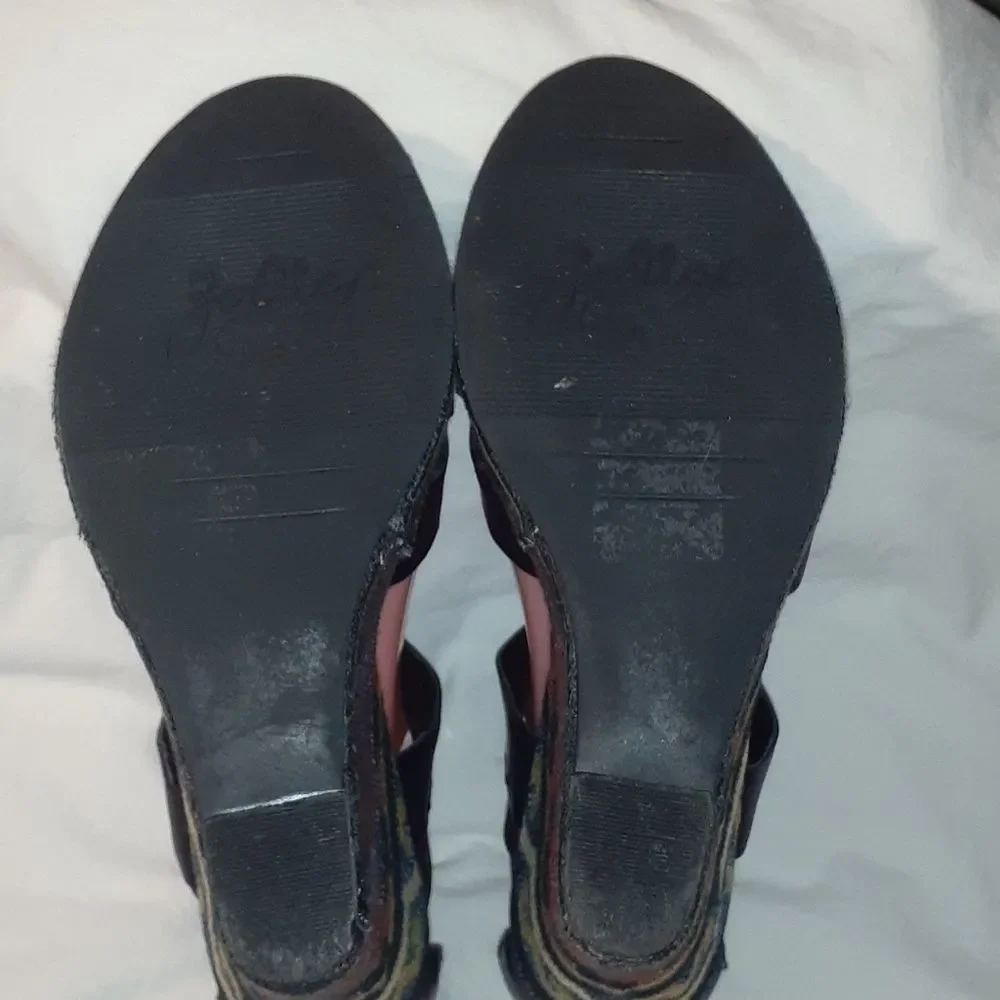 Zodiac Black Leather‎ Southwestern Wedge Heel Shoes